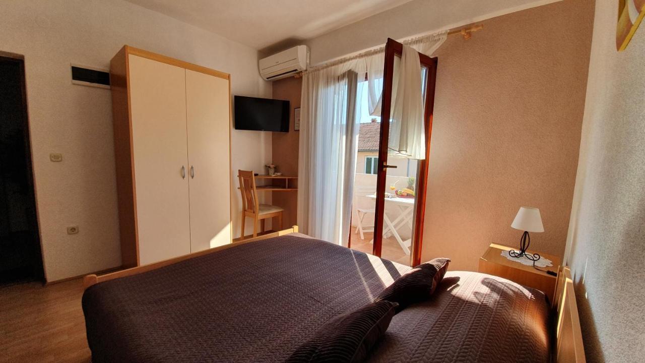 Sukošan Apartments Sime מראה חיצוני תמונה